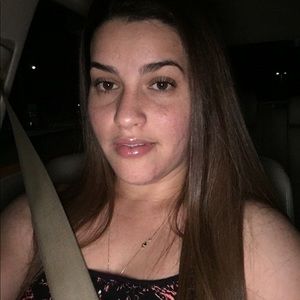 Meet your Posher, Elizabeth